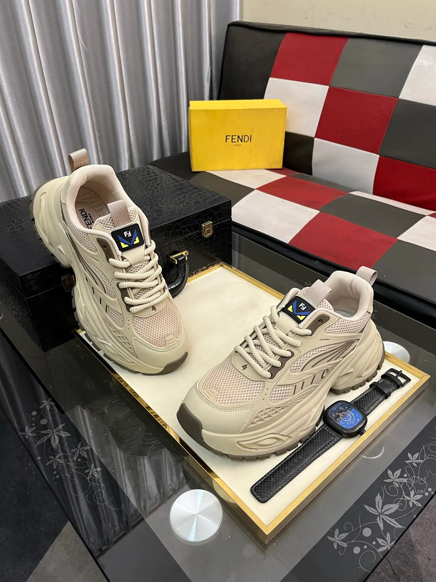 Men's Men's Shoes💰458⌚️⌚️[FENDI] Fendi's classic and comfortable men's, this complex sneaker is made of soft calfskin➕genuine leather lining➕original ultra-light rubber material with rough outsole. This unique light style is suitable for the casual and refined sensibility of this season. It is comfortable and natural on the feet. It is an everyday style for casual travel in autumn and winter! Code number: 38-442️⃣Colors available